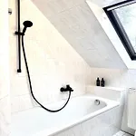 Newcityhome-3 Zi-spacious Harley - Kassberg - Priv Parking Apartment *